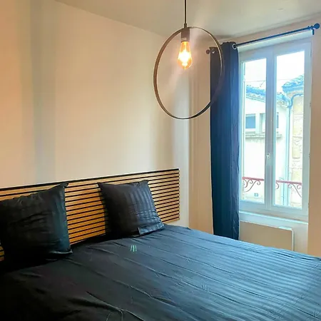 T2 Le Calypso Centre