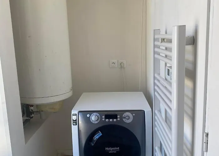 T2 Le Calypso Centre *